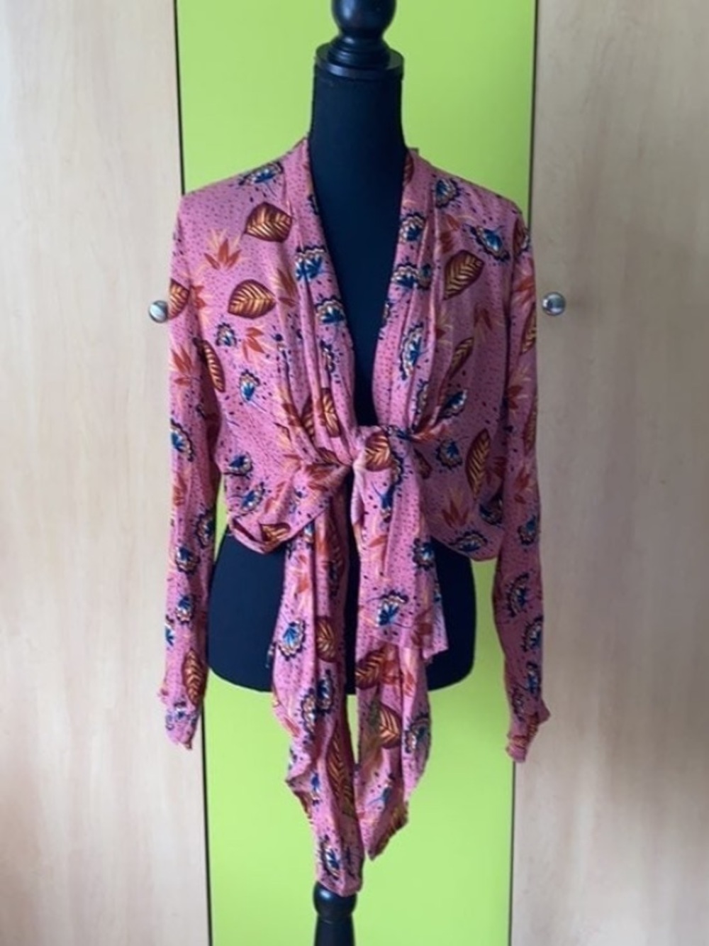 Anthropologie brand Patrons of Peace Tie Front Kimono Blouse